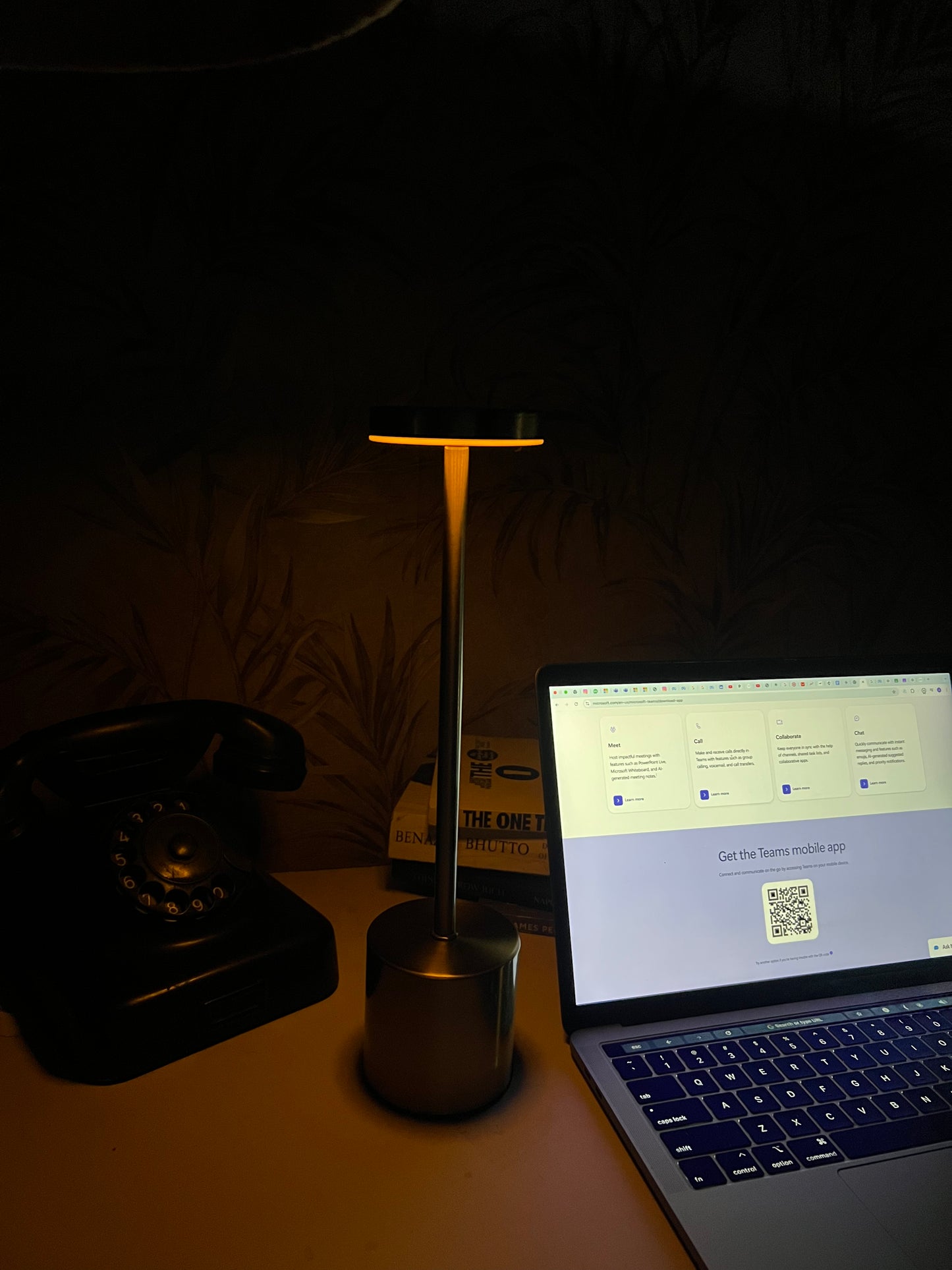 LED Touch Sensor Lamp – Premium Metal Rechargeable Light